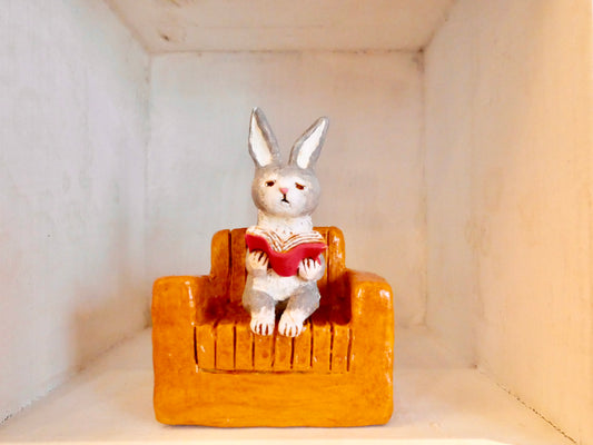 本を読むウサギ 〜Animal Book Club〜(受注制作)